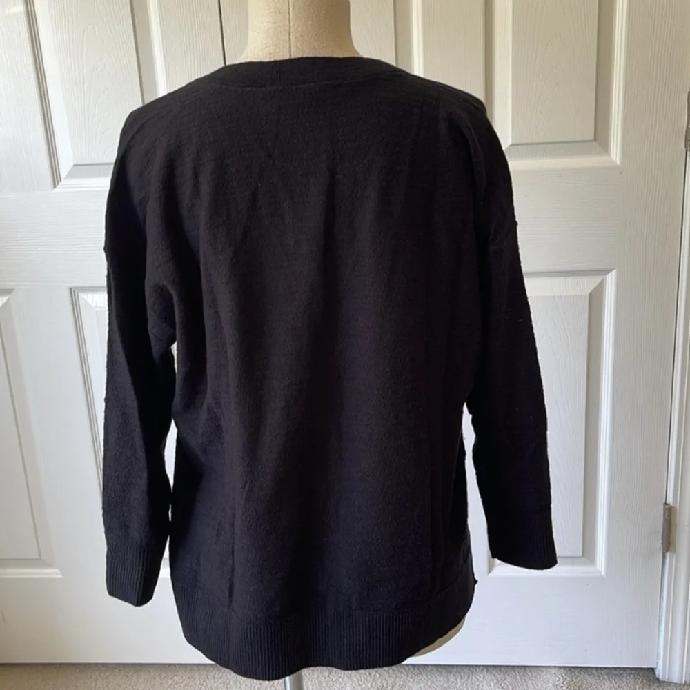 Loft V-Neck Pullover Sweater w/ Gold Buttons Size Large in Black - Picture 4 of 7